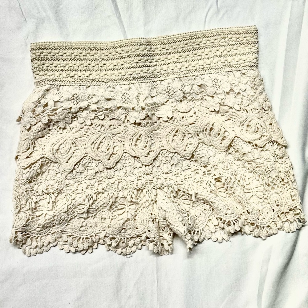 NWOT Rebellion Intricate Crochet Lace High-Waist Shorts, Boho Chic Women Med.